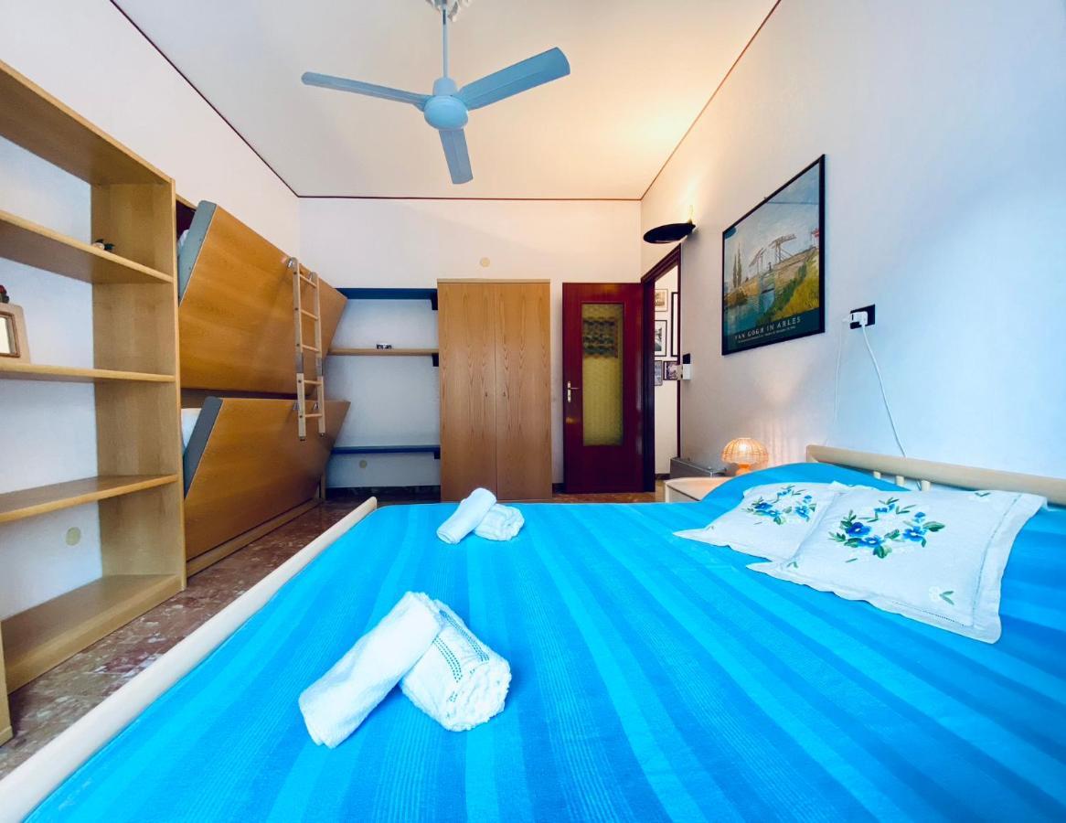 Appartamento Hostdomus - Bilocale Sul Borgo Finale Ligure Esterno foto