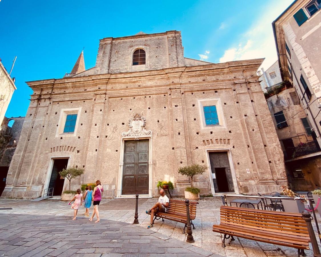 Appartamento Hostdomus - Bilocale Sul Borgo Finale Ligure Esterno foto