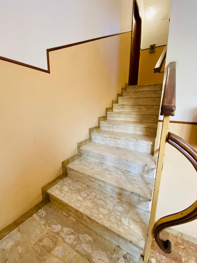 Appartamento Hostdomus - Bilocale Sul Borgo Finale Ligure Esterno foto