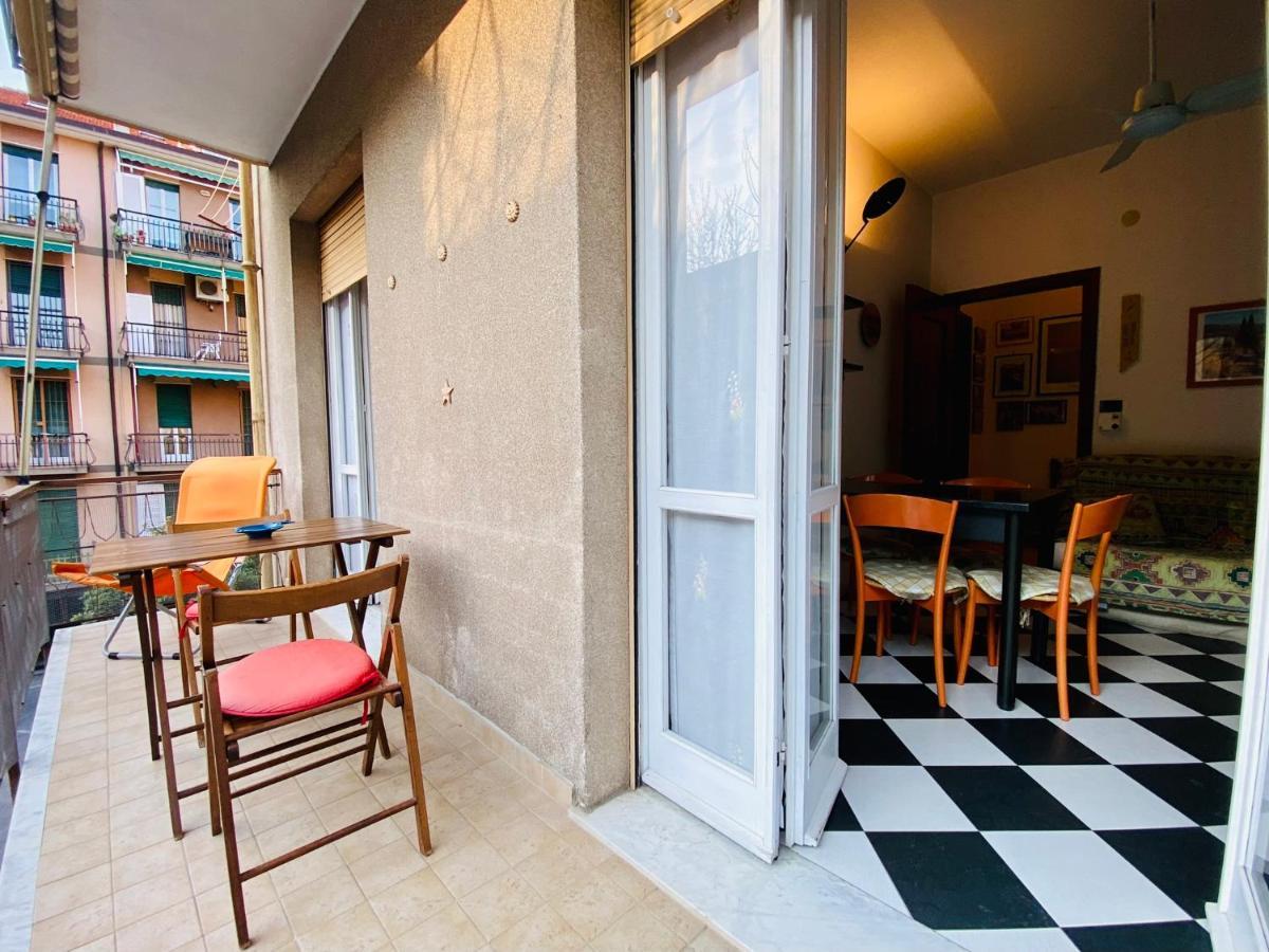 Appartamento Hostdomus - Bilocale Sul Borgo Finale Ligure Esterno foto